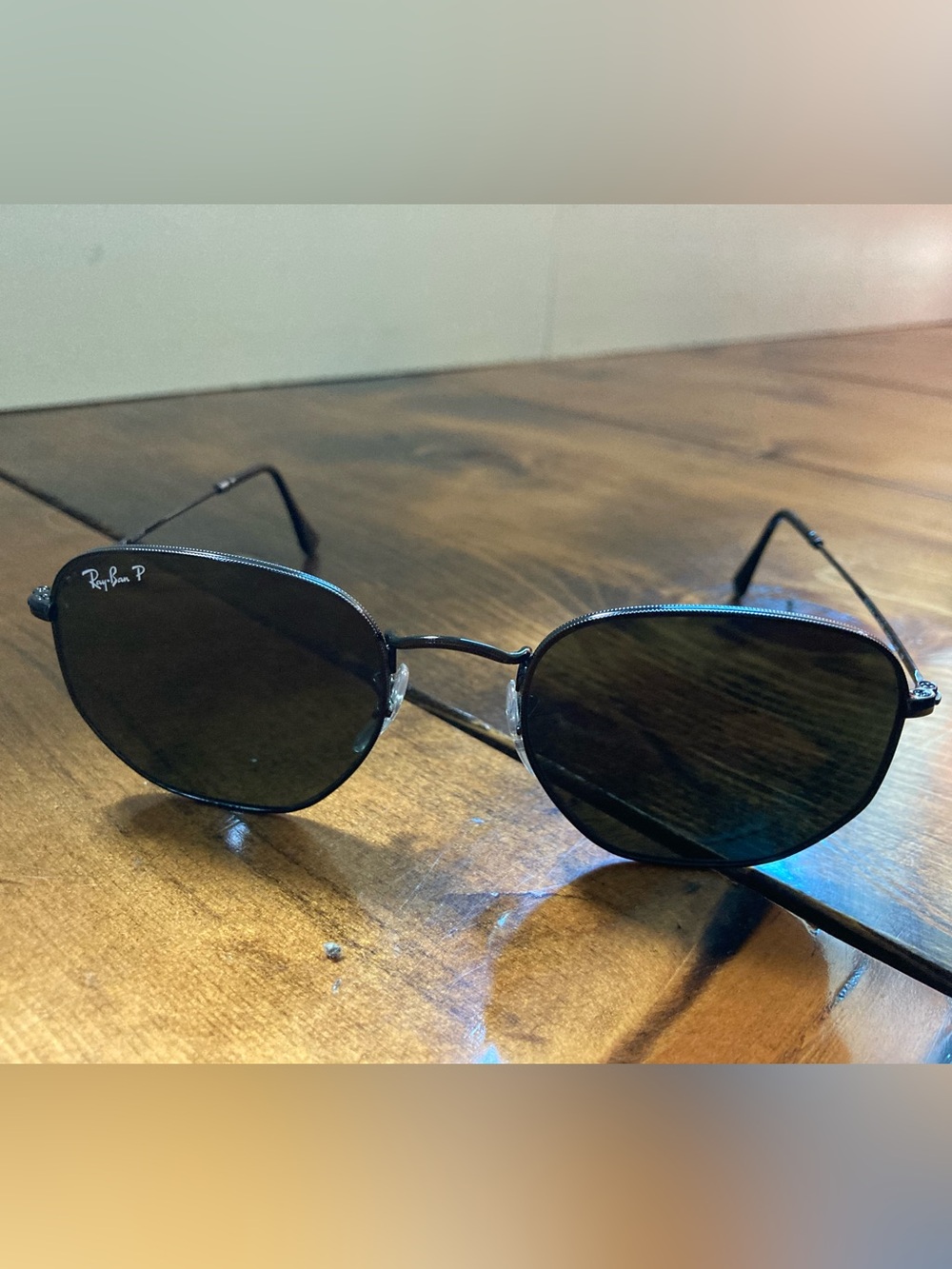 Black Metal Frame Polarized Ray-Ban Aviator Sunglasses Unisex - Picture 2 of 4